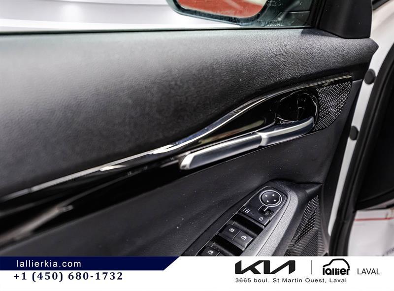 2025 Kia Seltos - Image 12