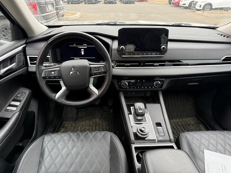 2023 Mitsubishi Outlander - Image 7