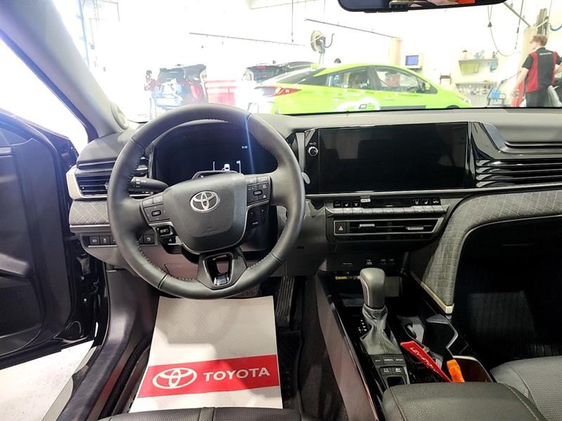 toyota Camry Hybrid 2025 - 9