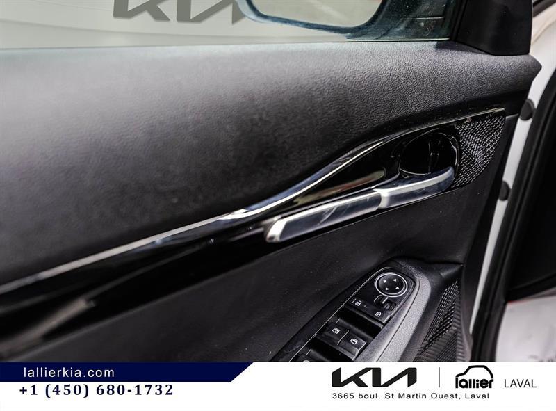 2025 Kia Seltos - Image 12