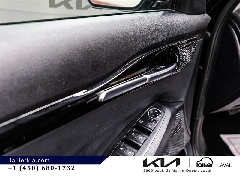 2025 Kia Seltos - Image 12