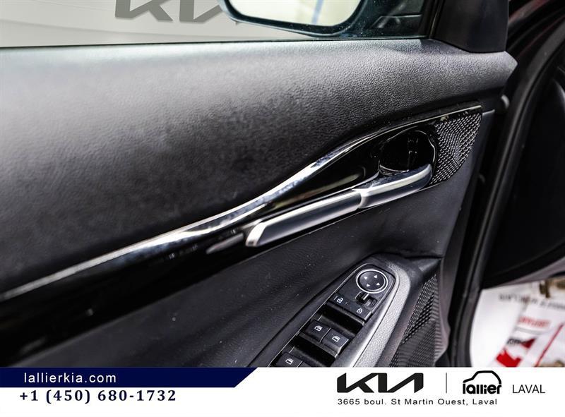 2025 Kia Seltos - Image 12