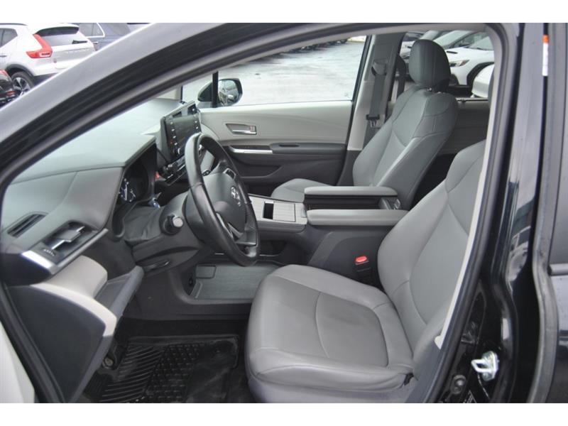 2021 Toyota Sienna - Image 9