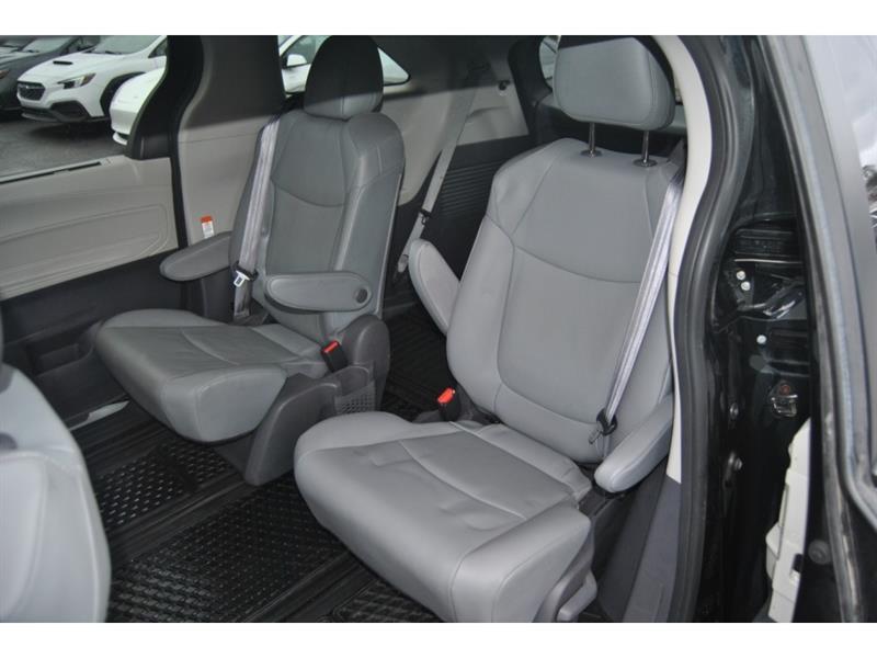 2021 Toyota Sienna - Image 10