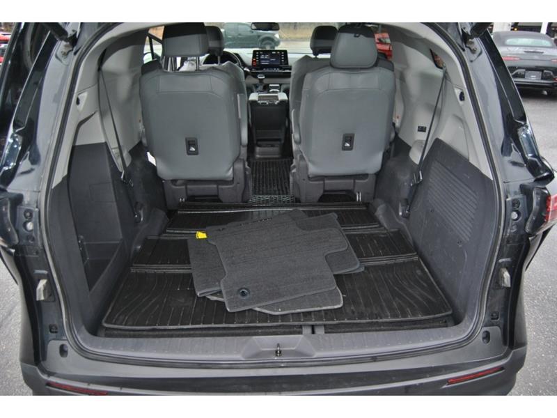 2021 Toyota Sienna - Image 11