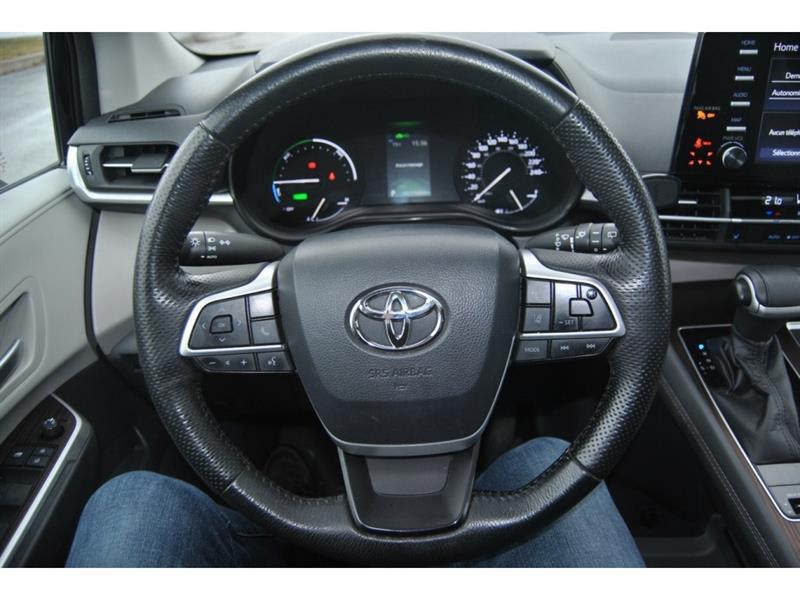 2021 Toyota Sienna - Image 14