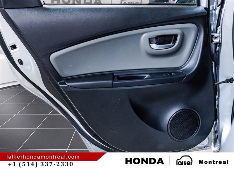 2018 Toyota Yaris - Image 12