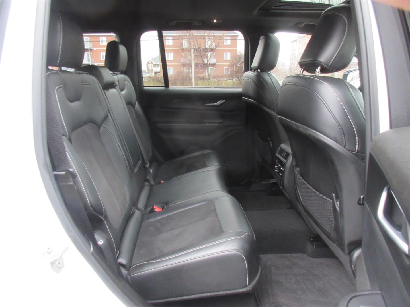 jeep Grand Cherokee 2023 - 23