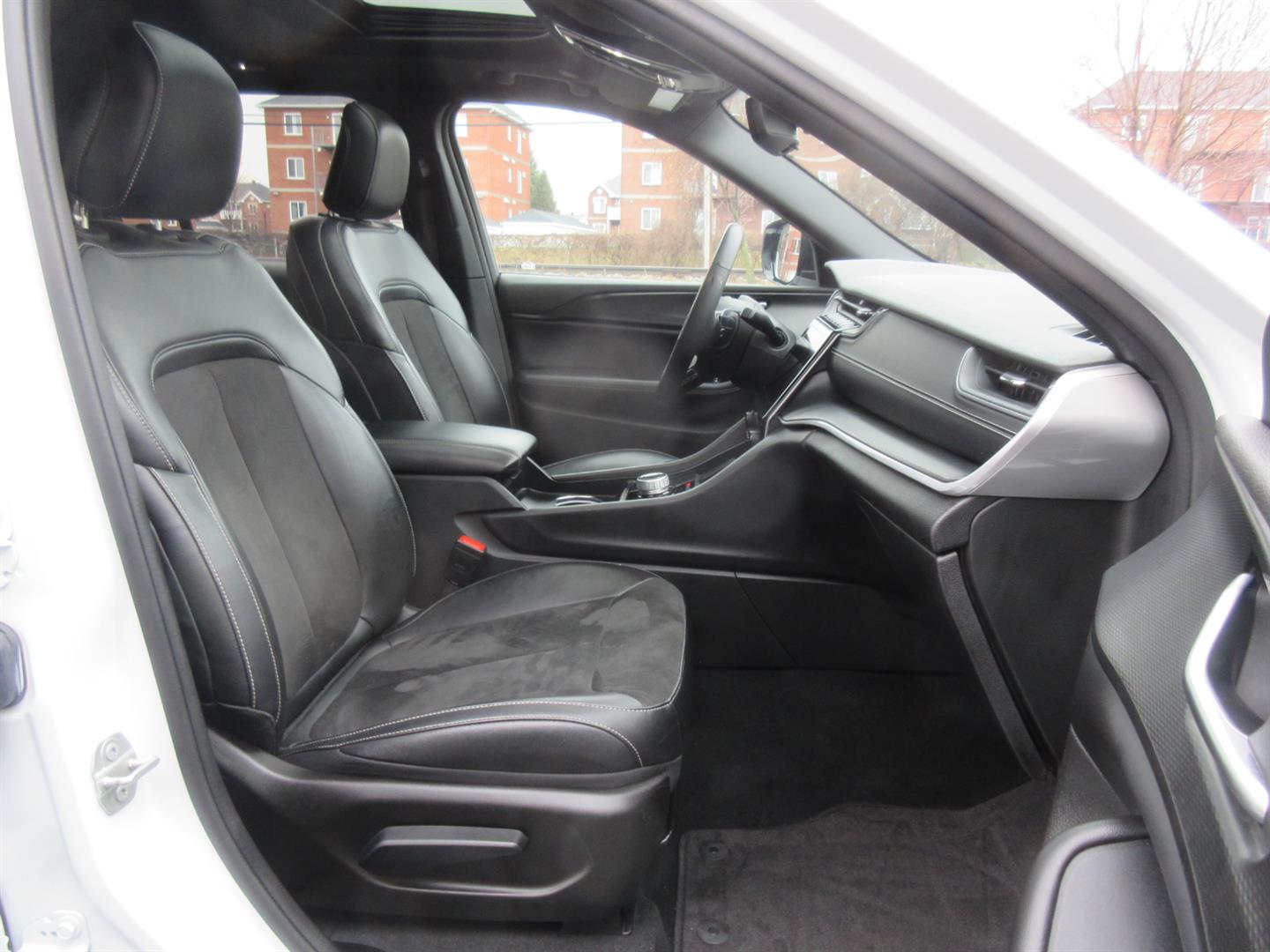 jeep Grand Cherokee 2023 - 24