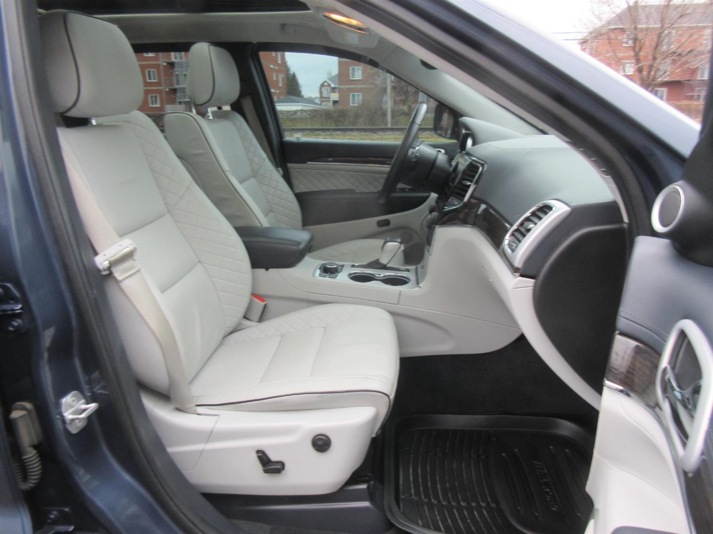 jeep Grand Cherokee 2021 - 24