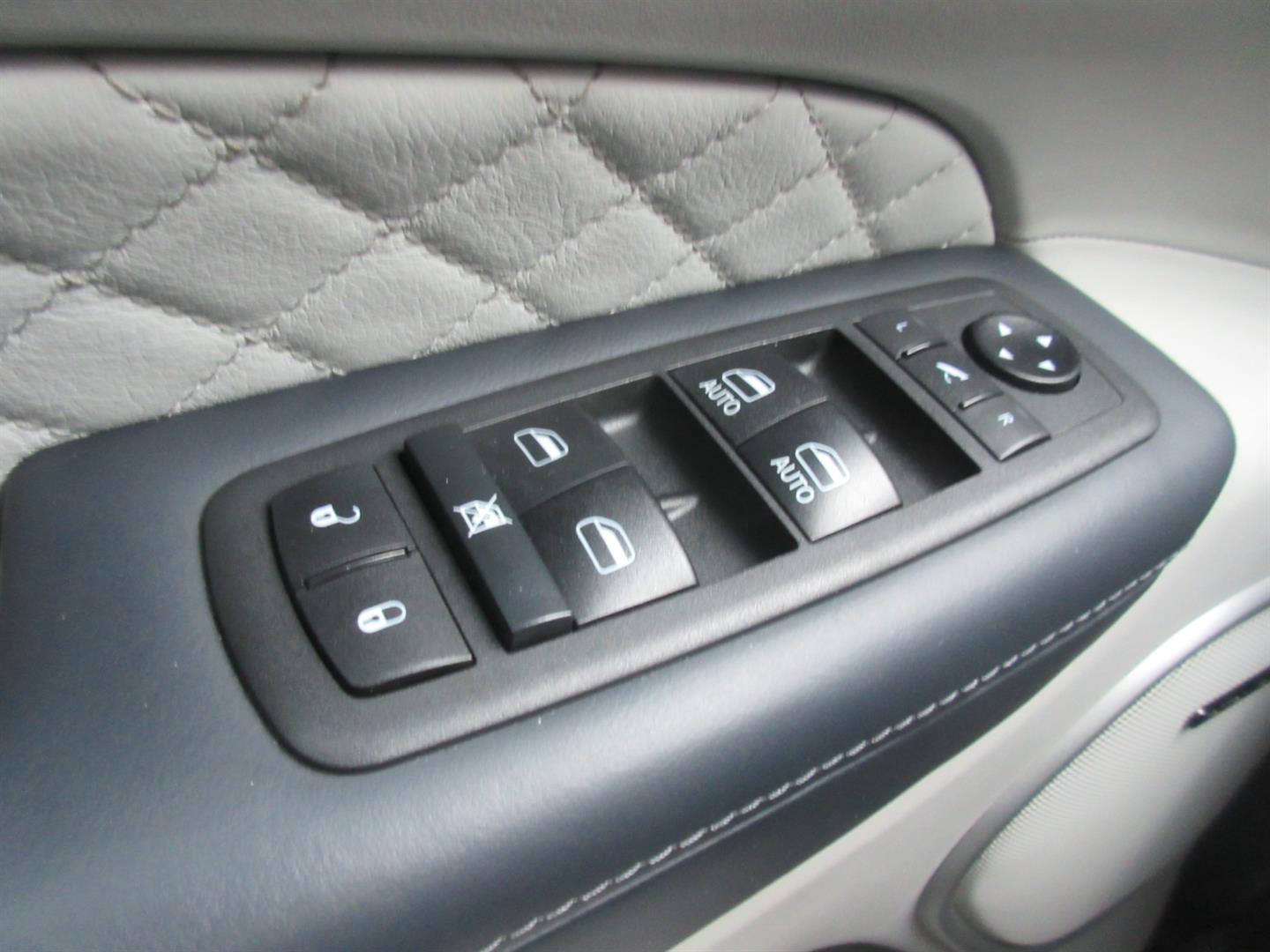 jeep Grand Cherokee 2021 - 25