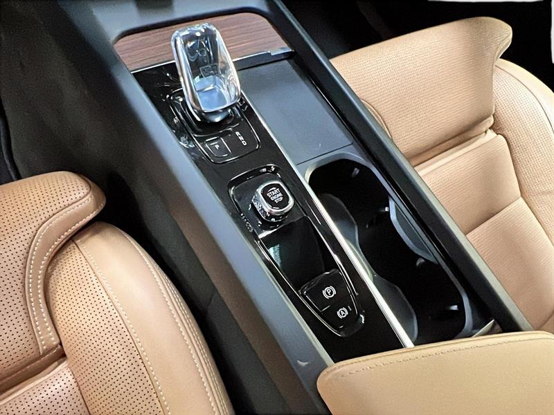volvo XC60 2022 - 16
