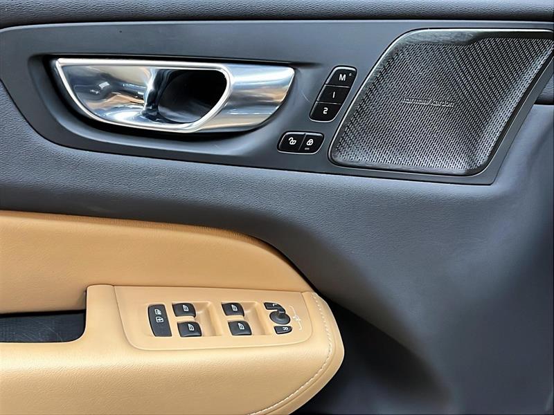 volvo XC60 2022 - 25