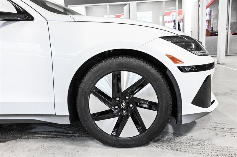 2024 Hyundai Ioniq - Image 12