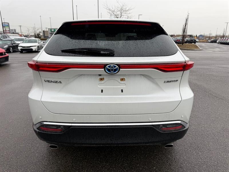 2023 Toyota Venza - Image 4