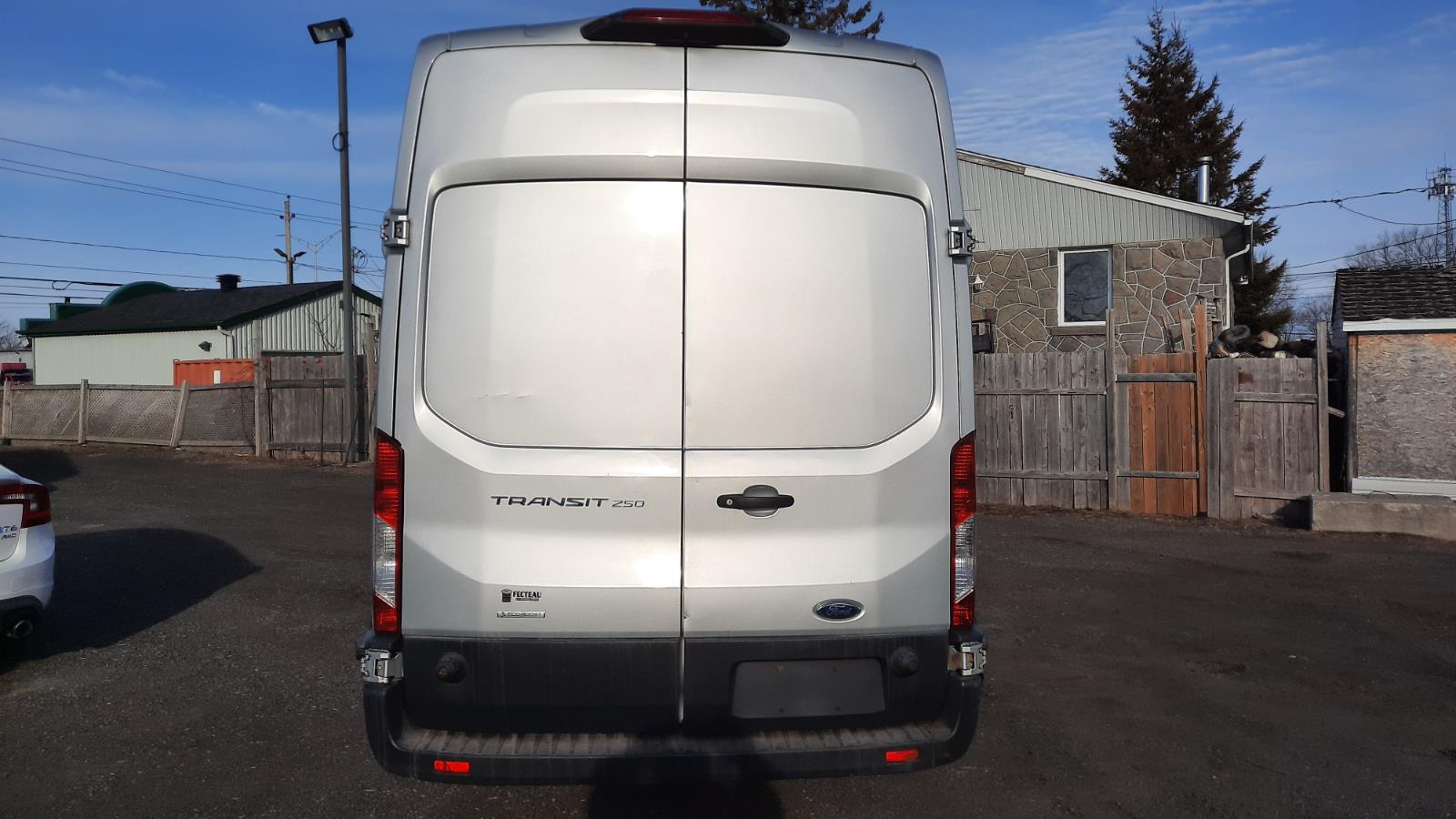 ford Transit fourgon utilitaire 2018 - 4