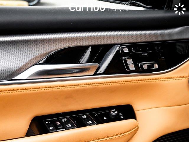 jeep Grand Wagoneer L 2023 - 16