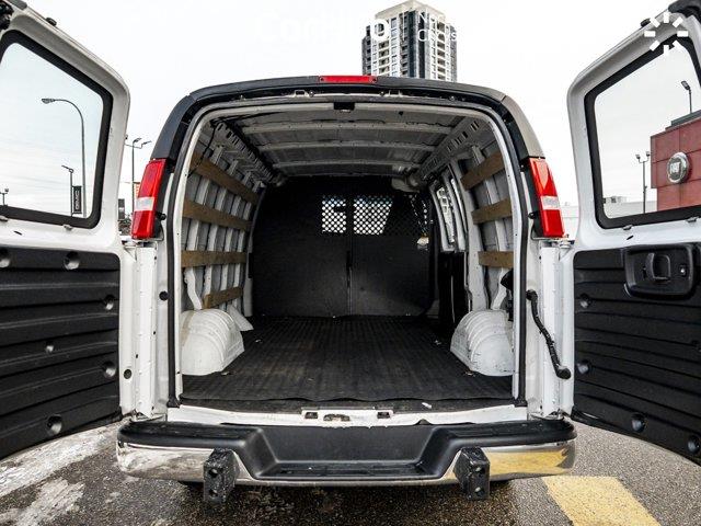 gmc Fourgonnette Savana utilitaire 2023 - 7