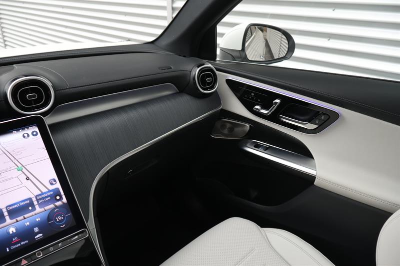 mercedes-benz GLC 2023 - 19