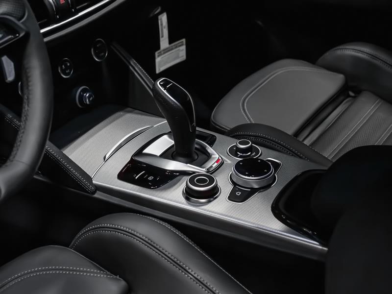 alfa romeo Stelvio 2025 - 13