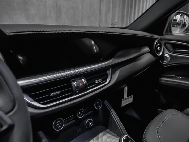 alfa romeo Stelvio 2025 - 18
