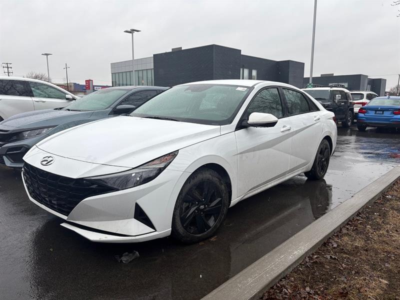 hyundai Elantra 2022