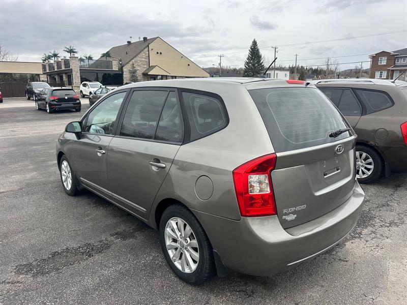 Kia Rondo 4