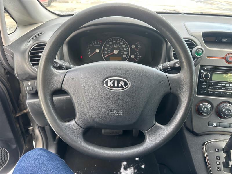 Kia Rondo 8
