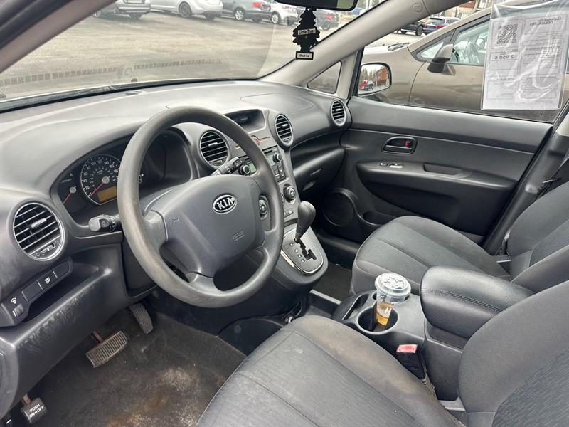 Kia Rondo 10