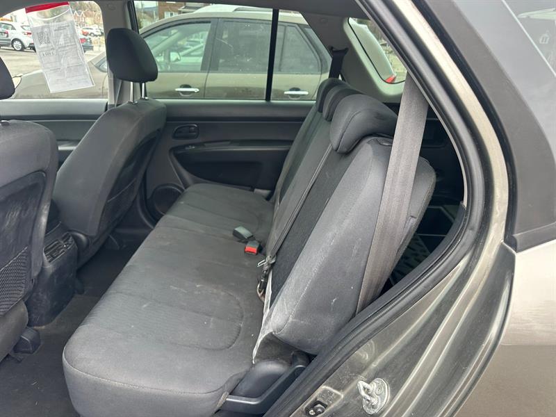 Kia Rondo 13