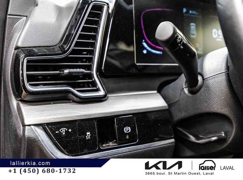 2025 Kia Sportage - Image 21