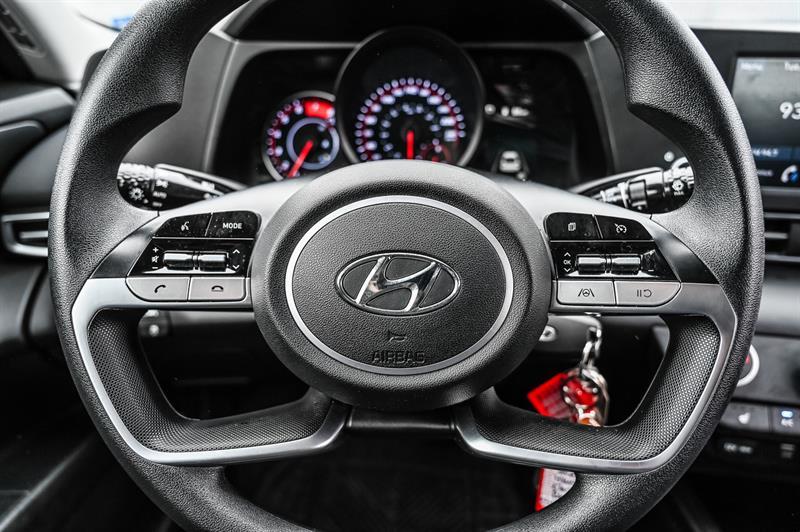 2022 Hyundai Elantra - Image 10
