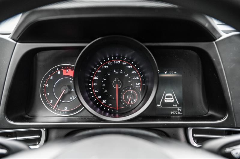 2022 Hyundai Elantra - Image 12