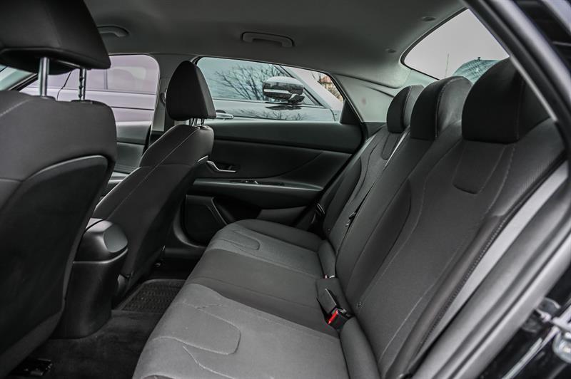 2022 Hyundai Elantra - Image 16
