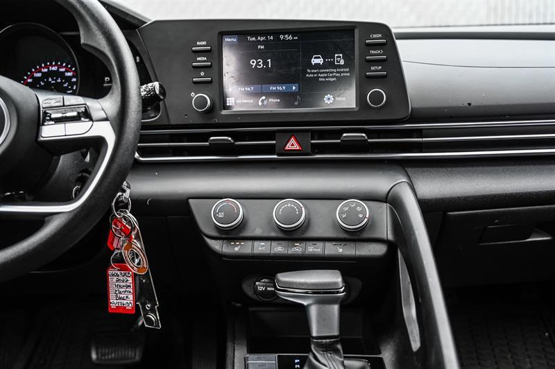 2022 Hyundai Elantra - Image 19