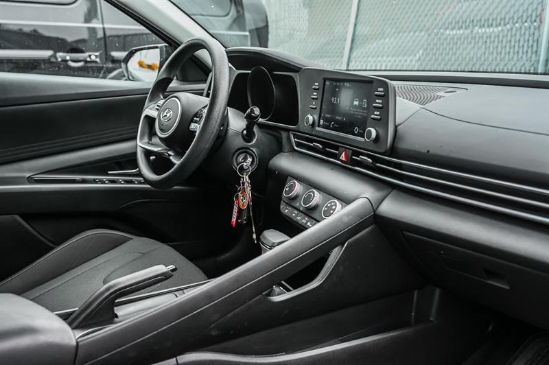 2022 Hyundai Elantra - Image 20