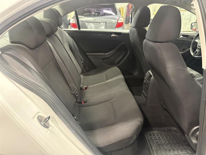 volkswagen Jetta 2014 - 26