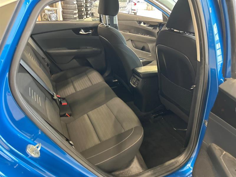 kia Forte 2021 - 13