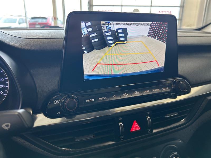 kia Forte 2021 - 32