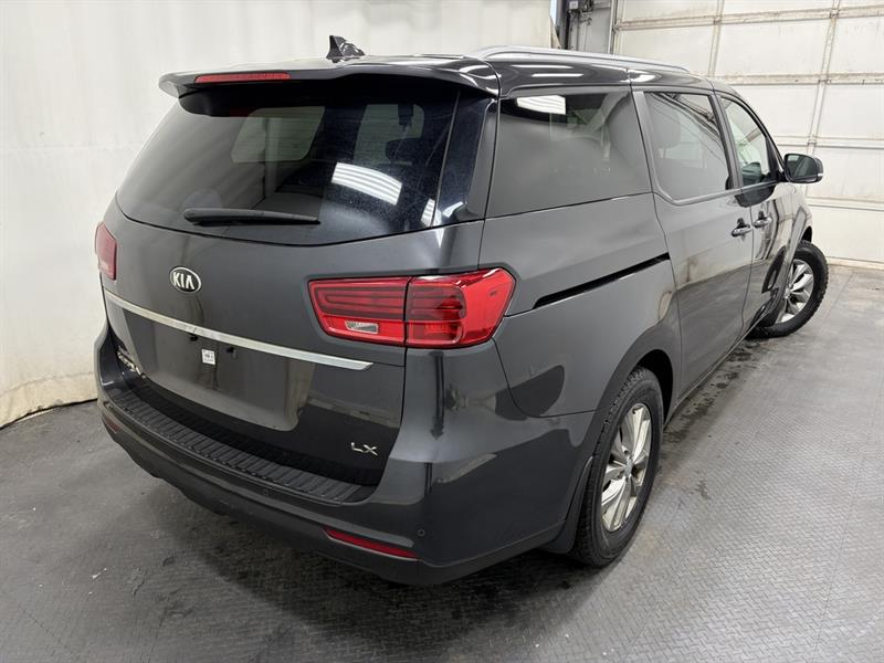 kia Sedona 2021 - 12