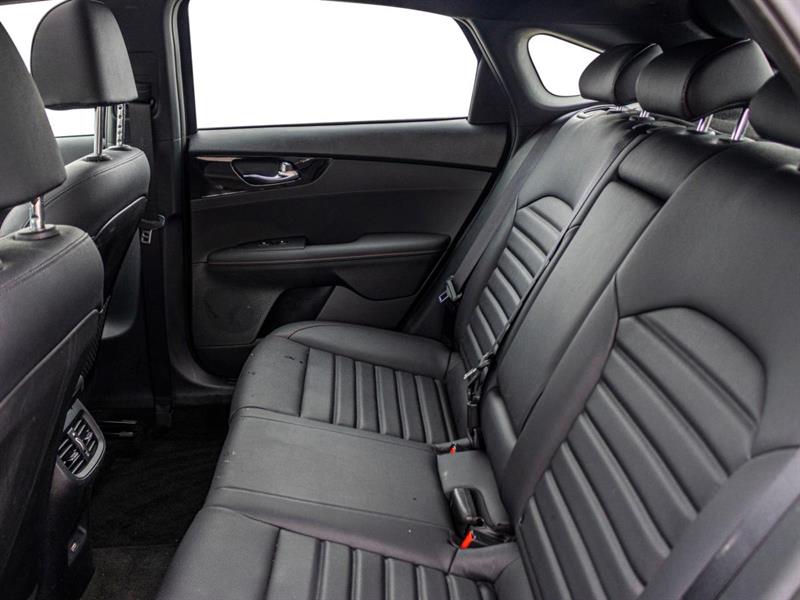 kia Forte5 2022 - 36