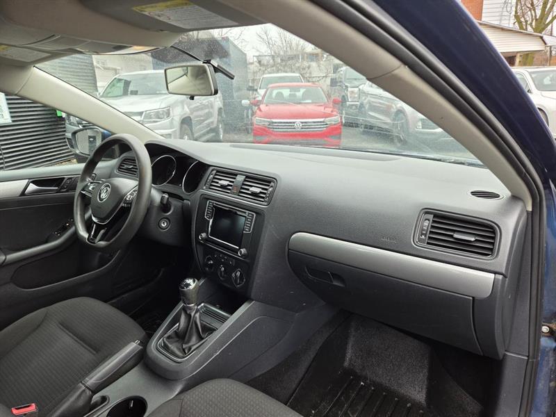 volkswagen Jetta 2016 - 10