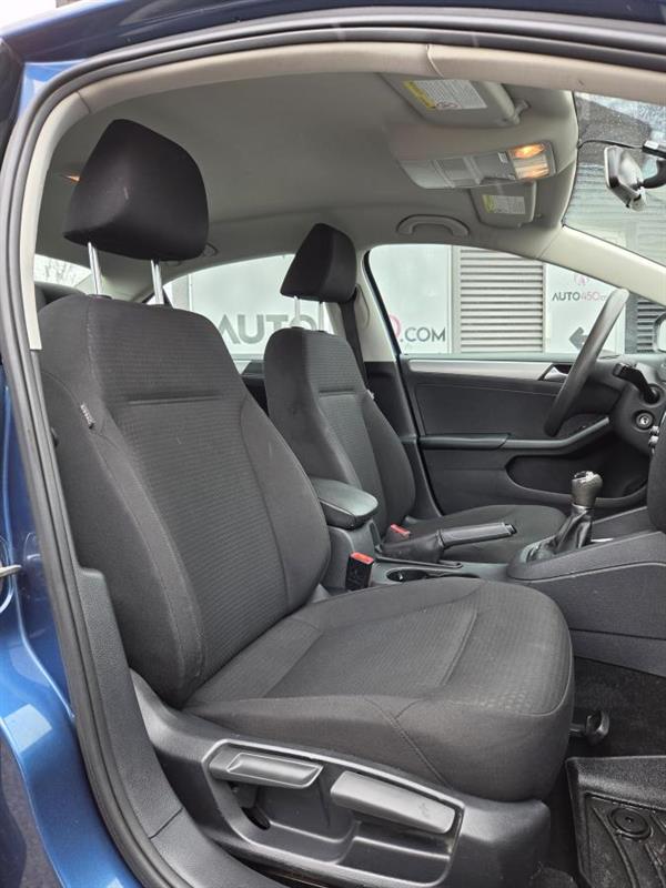volkswagen Jetta 2016 - 11