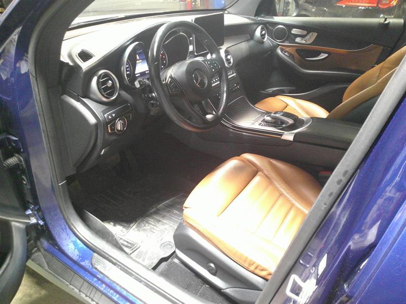 mercedes-benz GLC 300 2019 - 11