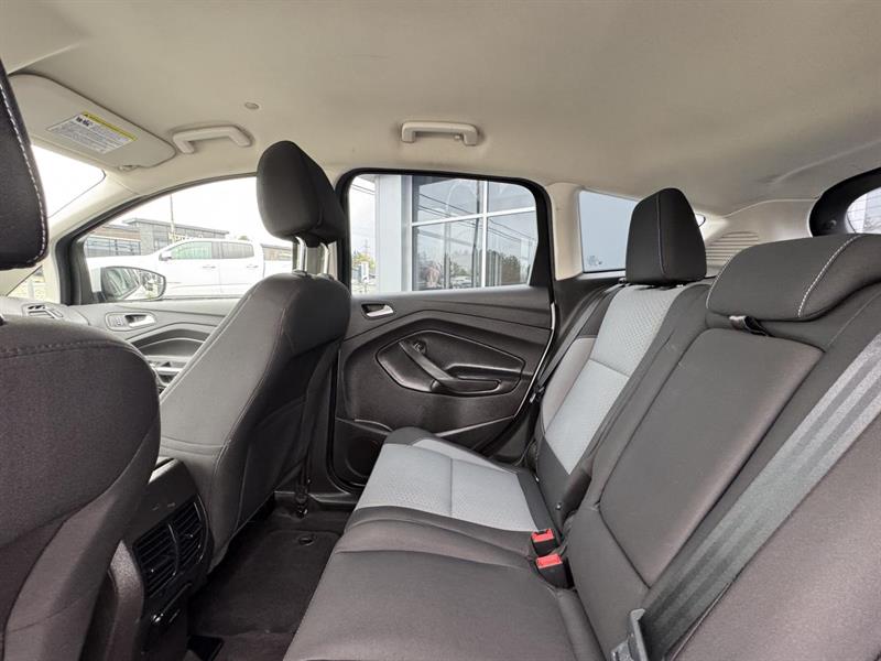 ford C-Max Énergie 2017 - 29