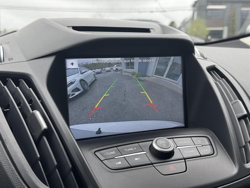 ford C-Max Énergie 2017 - 31