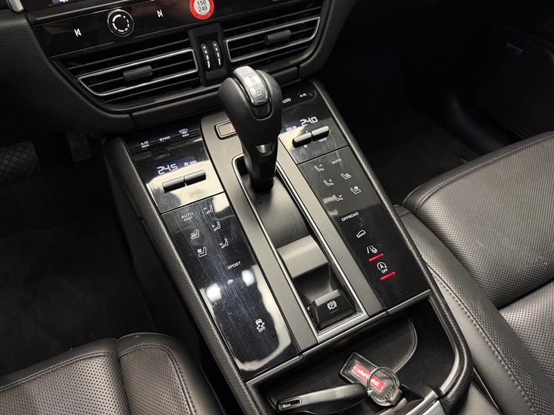porsche Macan 2022 - 25