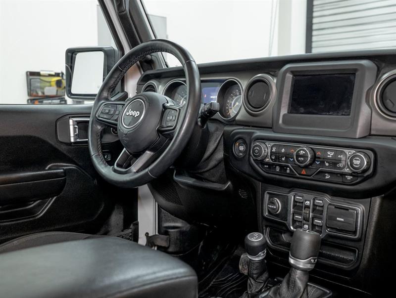 jeep Wrangler Unlimited 2020 - 25
