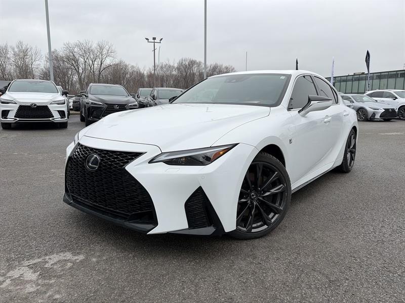 lexus IS 300 2024