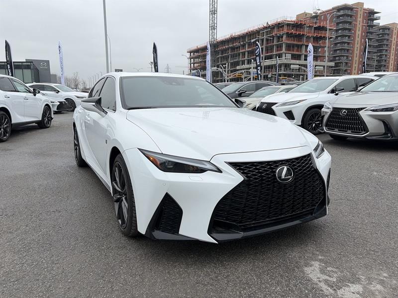 lexus IS 300 2024 - 3